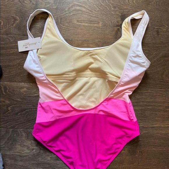 Bathing suit - Picture 2 of 3